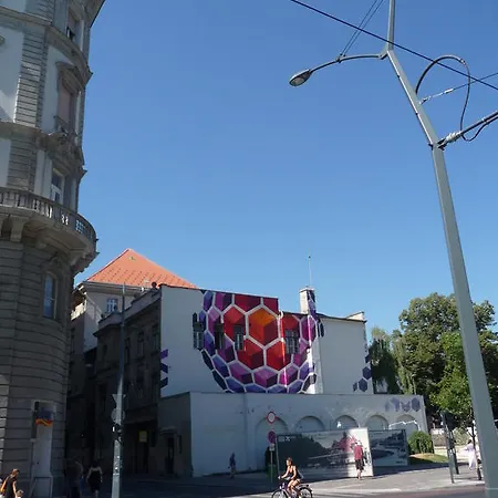 Appartamento Fakés Apartman *