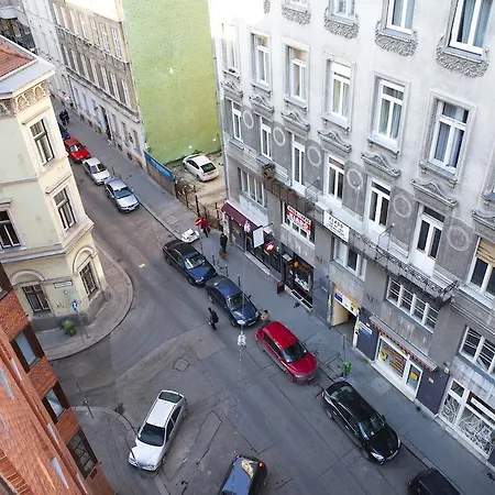 Апартаменты Fakes Apartman
